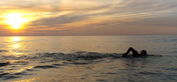 Como nadar no mar: tenha um bom desempenho com segurança